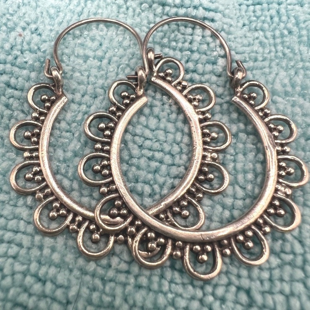 Sterling Silver Hoop Earrings Geometric Filigree‎ Design Wire Catch 1.5" 5.7g